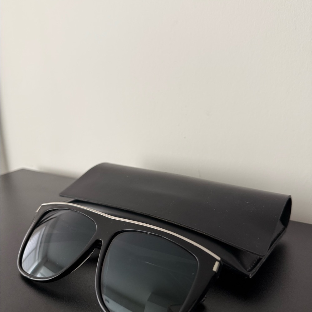YSL sunglasses - Picture 2 of 4